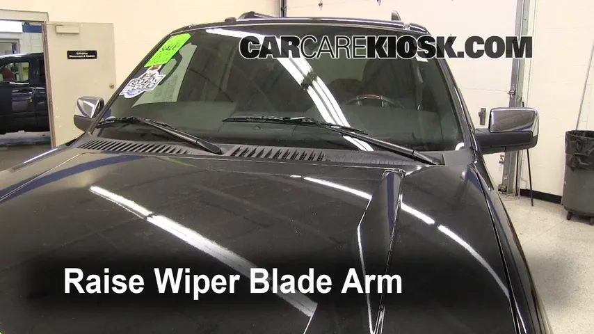 2011 Lincoln Navigator L 5.4L V8 FlexFuel Windshield Wiper Blade (Front)